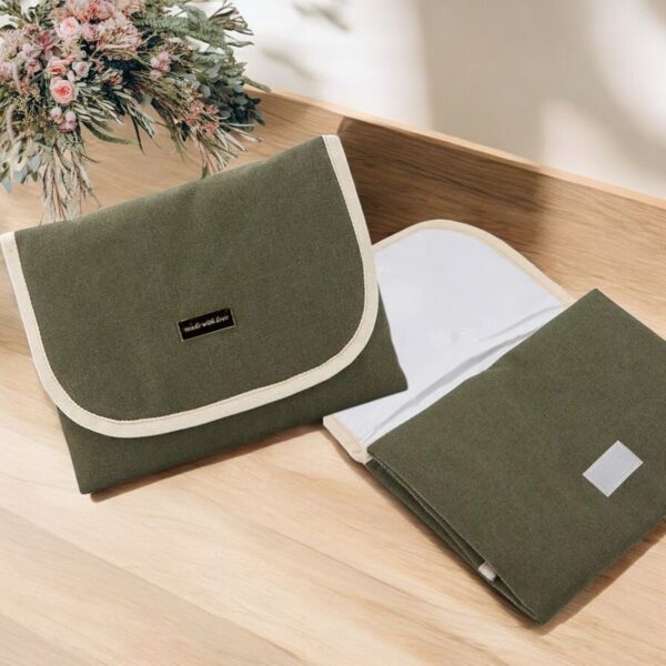 Muda-Fraldas Tecido "Made with Love" gallery image Muda-Fraldas Tecido "Made with Love"