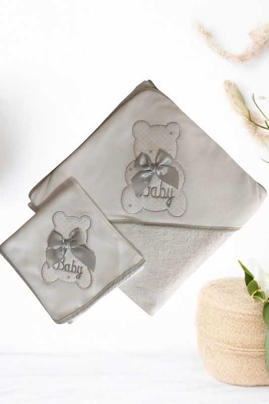 Conjunto Toalha e Fralda Bordada - Baby gallery image Conjunto Toalha e Fralda Bordada - Baby