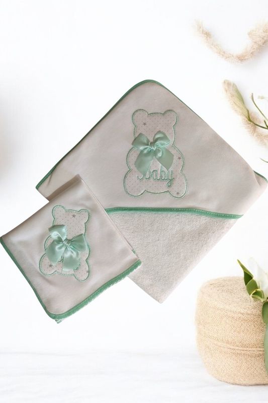 Conjunto Toalha e Fralda Bordada - Baby gallery image Conjunto Toalha e Fralda Bordada - Baby