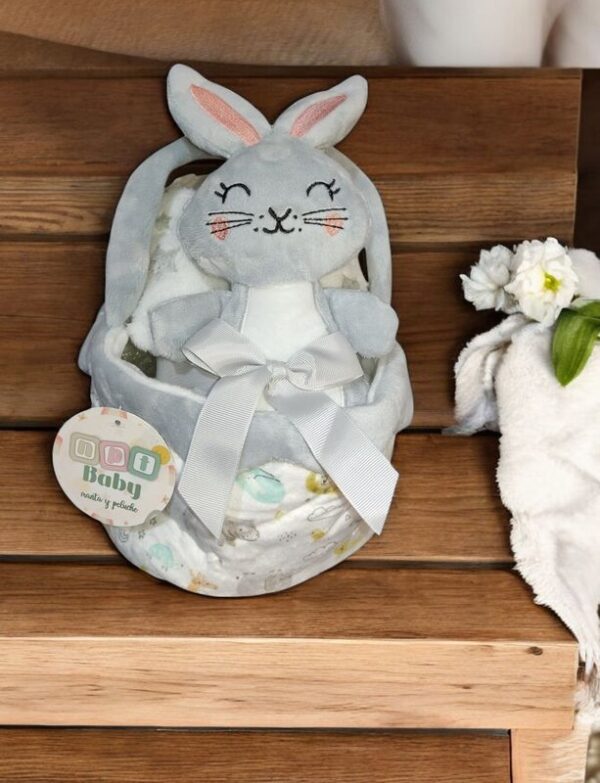 Dou Dou com manta e cesta - Cinza gallery image Dou Dou com manta e cesta - Cinza