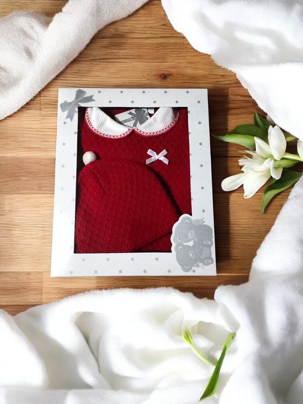 Conjunto de bebé em malha com 3 peças - Unissexo gallery image Conjunto de bebé em malha com 3 peças - Unissexo