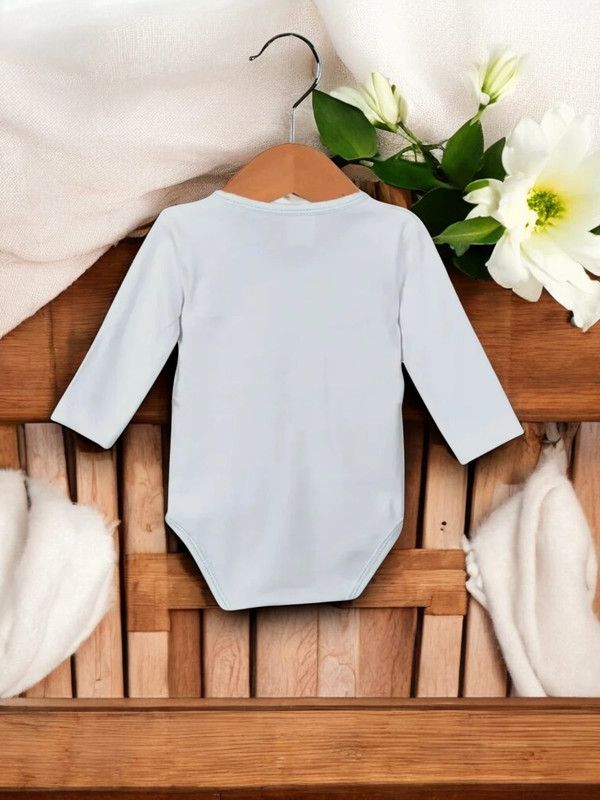 Body Trespasse em Tecido Cardado com Aplicações Estampadas gallery image Body Trespasse em Tecido Cardado com Aplicações Estampadas