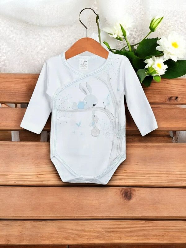 Body Trespasse em Tecido Cardado com Aplicações Estampadas featured image Body Trespasse em Tecido Cardado com Aplicações Estampadas