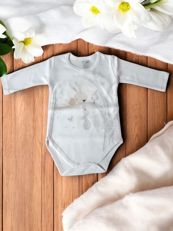 Body Trespasse em Tecido Cardado com Aplicações Estampadas gallery image Body Trespasse em Tecido Cardado com Aplicações Estampadas