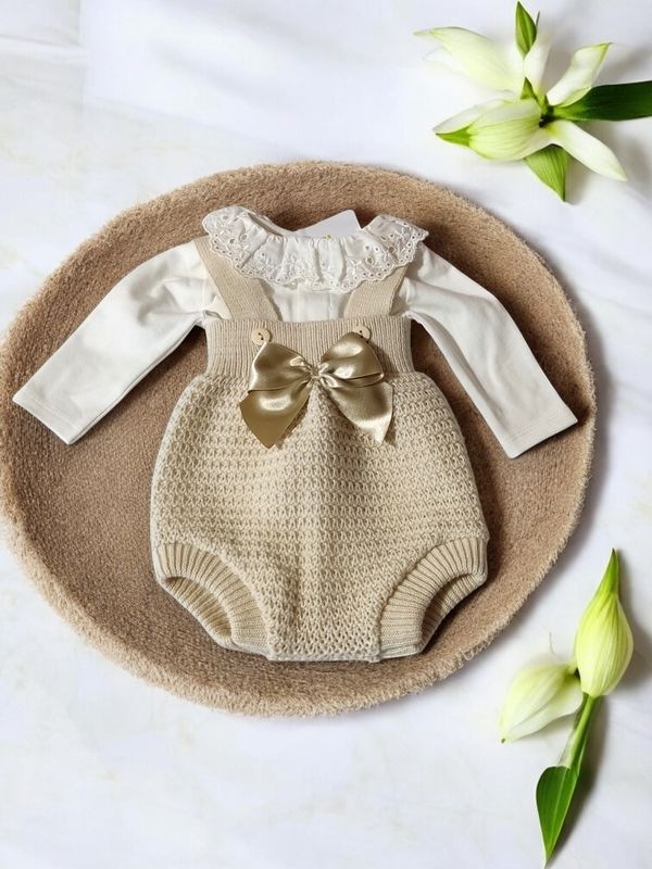 Conjunto 2 Peças para Bebé Menina – Fofo com Laço e Body com Meia Carda gallery image Conjunto 2 Peças para Bebé Menina – Fofo com Laço e Body com Meia Carda