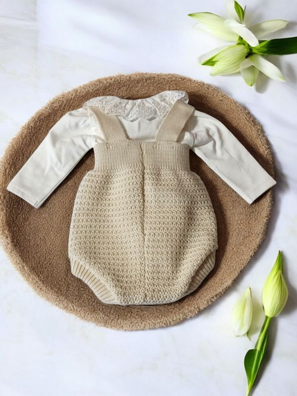 Conjunto 2 Peças para Bebé Menina – Fofo com Laço e Body com Meia Carda gallery image Conjunto 2 Peças para Bebé Menina – Fofo com Laço e Body com Meia Carda