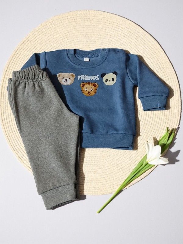 Fato de Treino com Carda para Bebé Menino – Conjunto 2 Peças featured image Fato de Treino com Carda para Bebé Menino – Conjunto 2 Peças