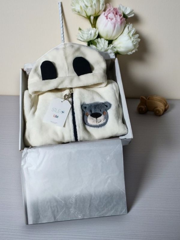 Robe em Coralina para Bebé “Hug Me!” - Unissexo gallery image Robe em Coralina para Bebé “Hug Me!” - Unissexo