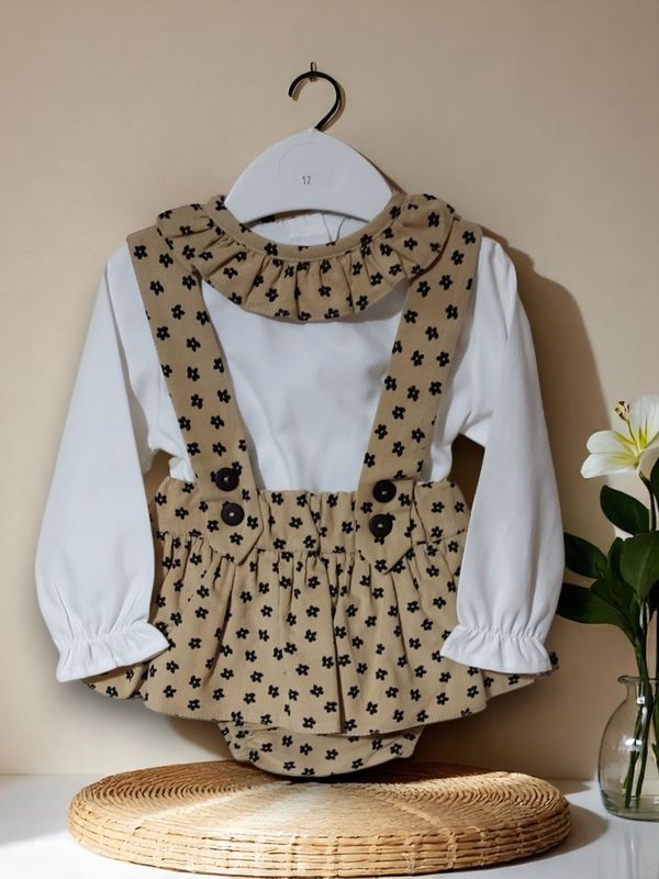 Conjunto 2 Peças para Bebé Menina – Saia com Suspensórios e Blusa gallery image Conjunto 2 Peças para Bebé Menina – Saia com Suspensórios e Blusa