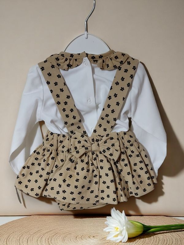 Conjunto 2 Peças para Bebé Menina – Saia com Suspensórios e Blusa gallery image Conjunto 2 Peças para Bebé Menina – Saia com Suspensórios e Blusa